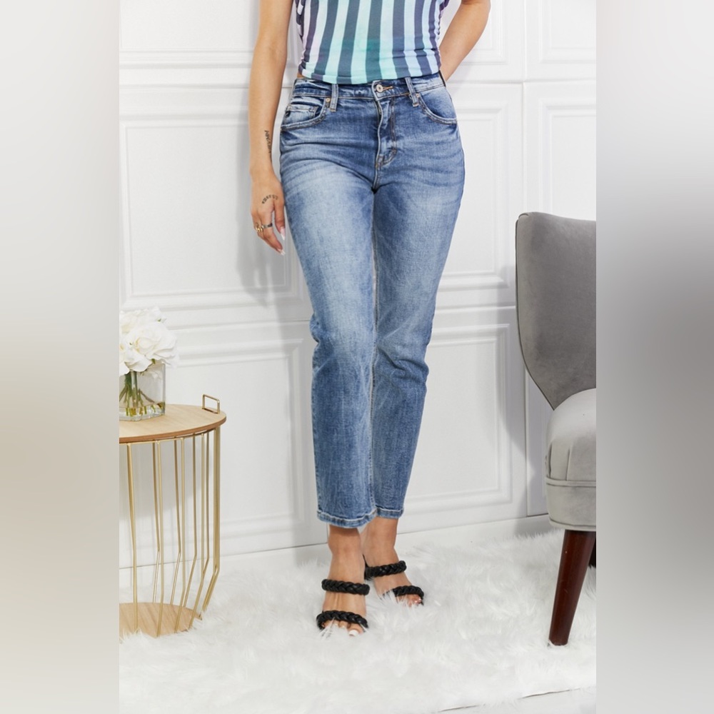 NEW** - Kancan Full Size Amara High Rise Slim Straight Jeans | OFFERS WELCOME